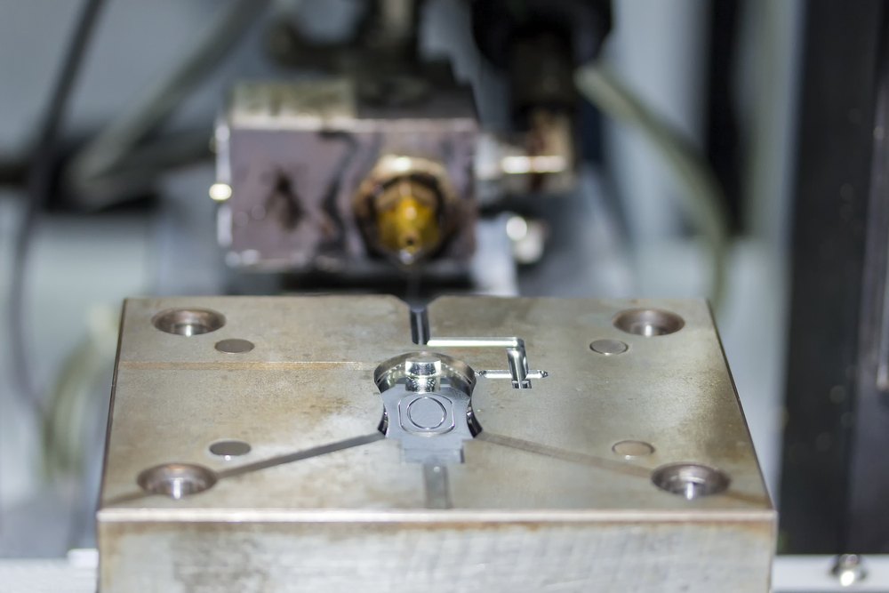 how much cost make plastic injection mold